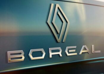 Компанія Renault вперше показала найпрактичніший варіант кросовера Duster (ВІДЕО)