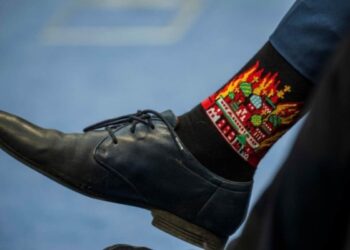 Чеський урядовець на зустріч із Зеленським вдягнув шкарпетки з палаючим Кремлем: в РФ ”підгоріло”