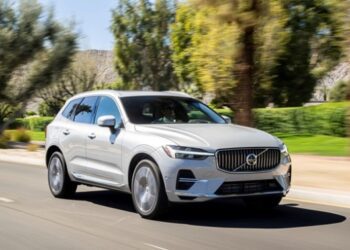 Volvo відкликає понад 413 тисяч авто в США через несправність камер