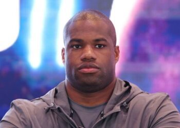 Дюбуа висловив повагу до Усика: Він герой для свого народу