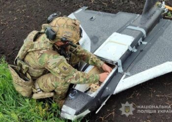 Небезпечна знахідка після чергових ворожих обстрілів: сумські поліцейські знешкодили російський дрон