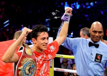 Еспіноза захистив свій чемпіонський титул видовищним нокаутом