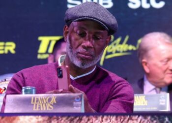 Легендарний Льюїс оцінив Усика перед реваншем із його співвітчизником