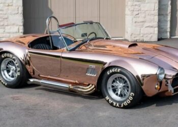 Підробку американського спорткара продали за майже мільйон доларів (ФОТО)