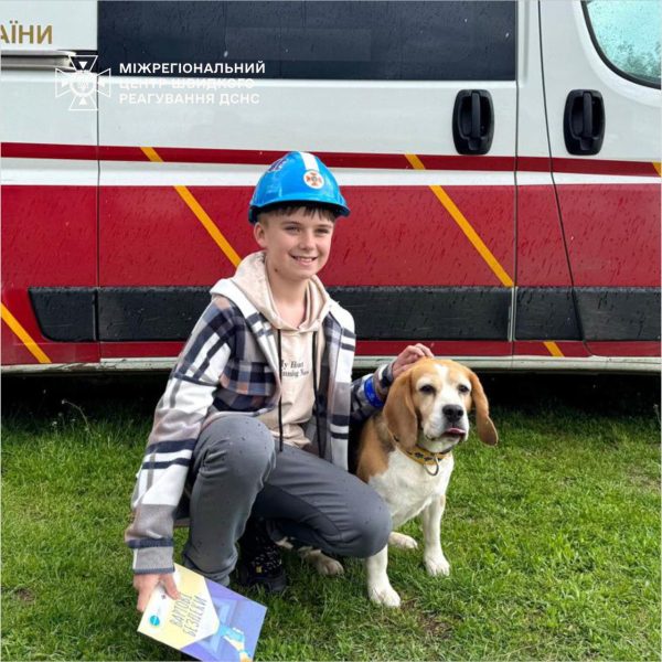 Інструктори Міжрегіонального центру швидкого реагування ДСНС України розказали школярам основні правила мінної безпеки