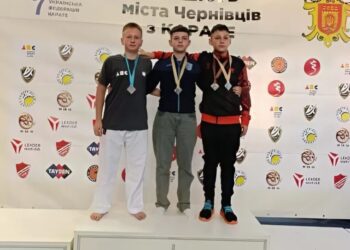 Каратист із Шосткинщини виборов «золото» на обласному турнірі в Чернівцях