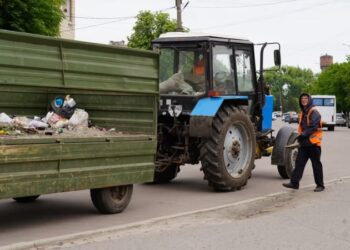 Комунальники Охтирки ведуть боротьбу з несанкціонованим сміттям