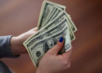 Курс долара в Україні 10 травня: з’явився прогноз, що буде з валютою сьогодні