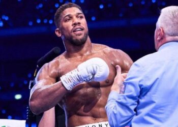 Мартін Баколе хоче побитися з Джошуа: “З ним покінчено, я його нокаутую”