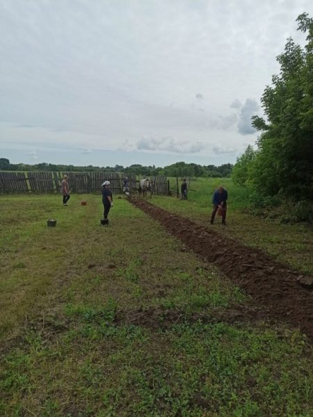 Мешканці Шосткинської громади допомогли переселенцям з прикордонної території облаштувати нове помешкання