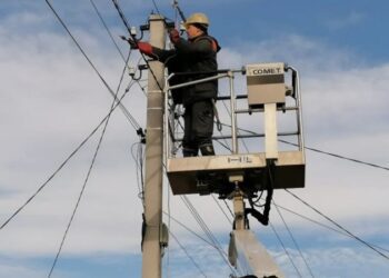 На Сумщині електромонтера вразило струмом