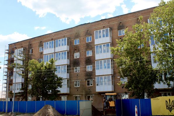 На Сумщині продовжують відбудовувати багатоповерхівки
