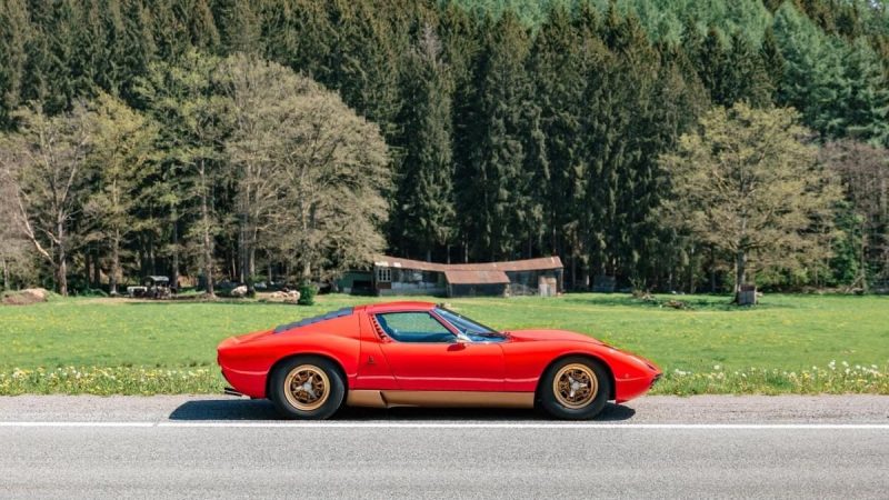 Один із найдорожчих вживаних автомобілів у світі продадуть на аукціоні: яка його ціна (фото)