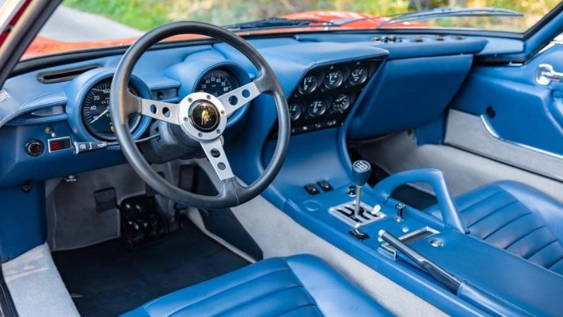 Один із найдорожчих вживаних автомобілів у світі продадуть на аукціоні: яка його ціна (фото)