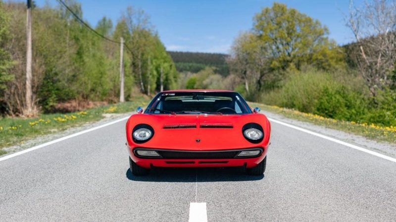 Один із найдорожчих вживаних автомобілів у світі продадуть на аукціоні: яка його ціна (фото)