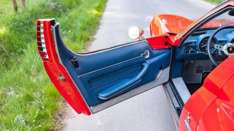 Один із найдорожчих вживаних автомобілів у світі продадуть на аукціоні: яка його ціна (фото)