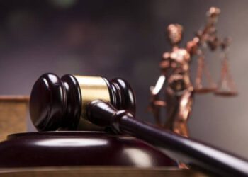 Понад 10 разів ударив ножем: у Конотопі чоловіка засуджено за умисне вбивство співмешканки