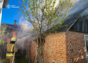 Рятувальники Сумщини п’ять разів ліквідовували загоряння господарчих будівель