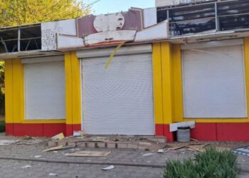 Росіяни атакували Нікополь: пошкоджено магазини, спортклуб та 2 багатоповерхівки