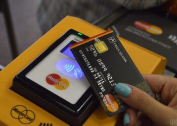 Шахраї вкрали з карток українців фантастичну суму: НБУ озвучив статистику