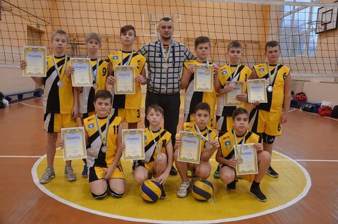 Схилимо голови. Волейбольний тренер, життя якого обірвалося на Луганщині