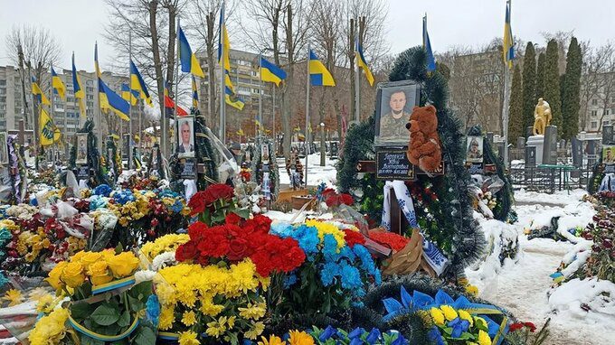 Схилимо голови. Волейбольний тренер, життя якого обірвалося на Луганщині