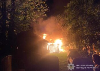 Спалив сарай та авто сусіда: на Конотопщині поліцейські повідомили зловмиснику про підозру
