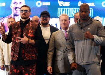 Тоні Беллью пояснив, за рахунок чого Дюбуа може перемогти Усика в реванші