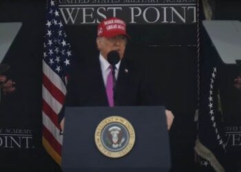 Трамп: Армія США вивчає використання бойових дронів на прикладі війни в Україні