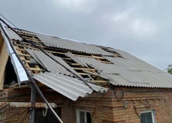 У громаді на Шосткинщині унаслідок обстрілів пошкоджено будинок