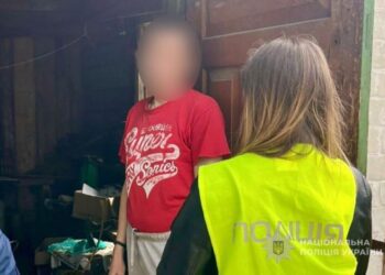 У Конотопі поліцейські викрили чоловіка, який зберігав бойові гранати