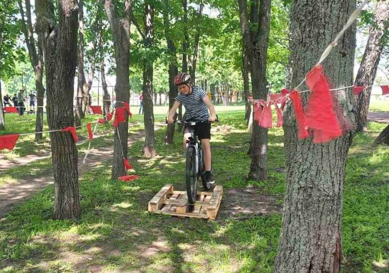 У Конотопі відбулись змагання з техніки велосипедного туризму до «Дня Героїв України»