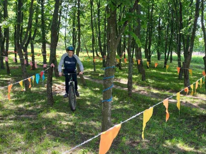У Конотопі відбулись змагання з техніки велосипедного туризму до «Дня Героїв України»