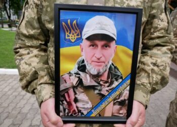 У Ромнах попрощалися з військовим Сергієм Шкурою, який загинув ще в жовтні 2023 року + ФОТО