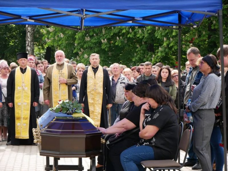 У Ромнах попрощалися з військовим Сергієм Шкурою, який загинув ще в жовтні 2023 року + ФОТО