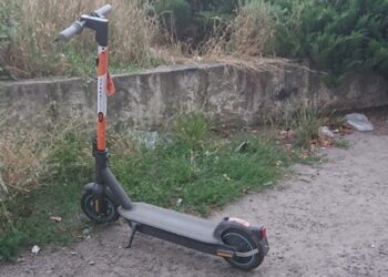 В Охтирці жінку засудили на 5 років за крадіжку електросамоката