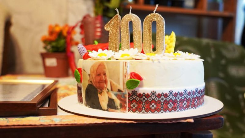 В Охтирці зі 100-річчям вітали Олену Гриценко