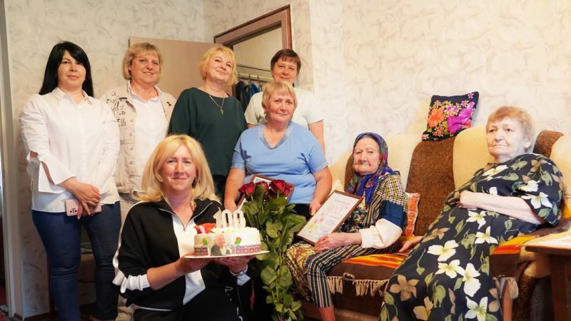 В Охтирці зі 100-річчям вітали Олену Гриценко