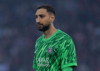 ВІДЕО. Доннарумма після матчу з Арсеналом подарував фанатам рукавиці