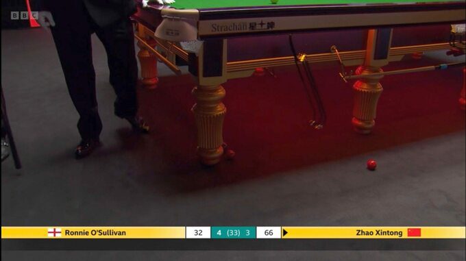 ВІДЕО. Курйоз у Шеффілді. Як китаєць у півфіналі з Ронні порвав лузу