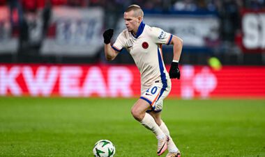 ВІДЕО. Летіли пиво та стільці. Фани Бетіса та Челсі влаштували масову бійку