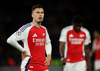 ВІДЕО. Лідер атаки Арсенала покинув тренування в супроводі лікарів