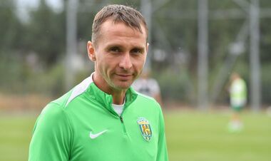 ВІДЕО. Скандальний момент вікенду УПЛ. Сутичка у матчі Карпат і Олександрії