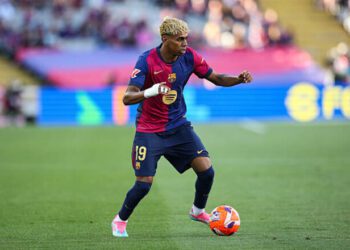 ВІДЕО. Зірку Барселони пожаліли після виснажливої автограф-сесії