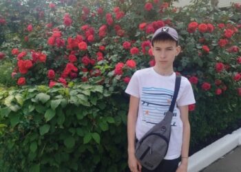 13-річному Захару із Шостки необхідно 350 тис. грн на операцію з корекції деформації хребта. Мама просить допомогти зі збором коштів