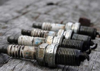 Чим небезпечно використовувати зношені свічки запалювання в автомобілі