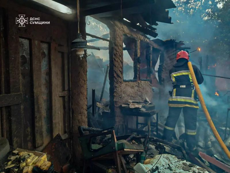 У с. В. Бобрик у Сумському районі вогнеборці ліквідували загоряння в житловому секторі