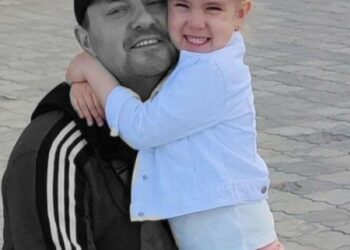 «Завжди їздив однією вулицею, але того дня обрав інший маршрут»: історія загиблого від РСЗВ сумчанина та його 7-річної доньки