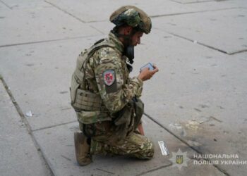 У Сумах на місці прильотів безпілотників біля ОВА працює поліція