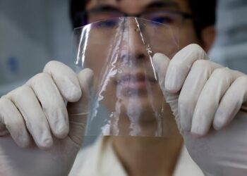 Японські науковці розробили пластик, що зникає у морі